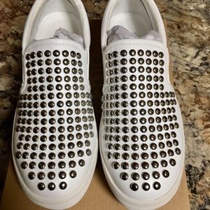 NWT Steve Madden Torin Stud Slip On Sneaker